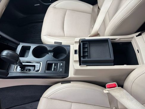 Used 2019 Subaru Outback 3.6R Limited w/ Popular Package #2 image 17