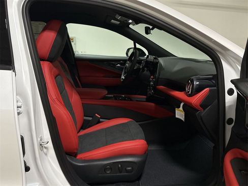 New 2025 Chevrolet Blazer EV RS image 22