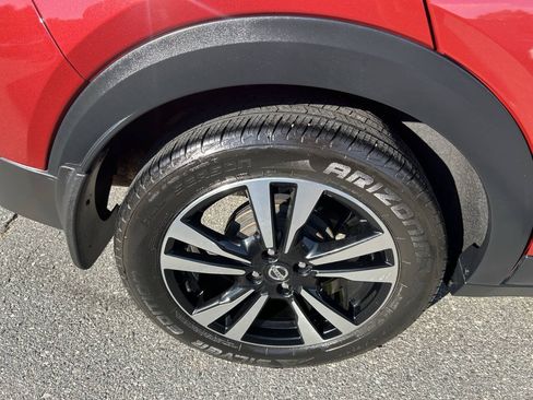 Used 2019 Nissan Kicks SR FWD image 13
