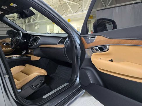 Used 2018 Volvo XC90 T6 Inscription w/ Convenience Package image 13