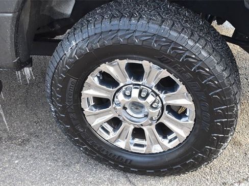 Used 2019 Ford F250 XLT w/ XLT Premium Package image 11