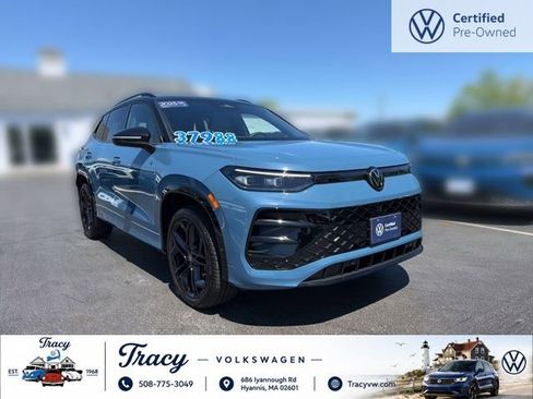 Certified 2025 Volkswagen Tiguan SE R-Line AWD/4WD image 1