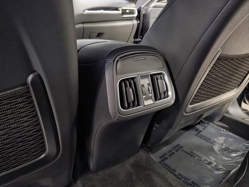 Used 2018 Maserati Levante GranSport image 34