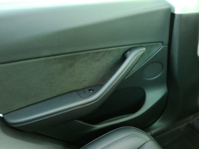 Used 2021 Tesla Model Y Long Range AWD/4WD image 29