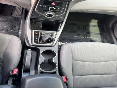 Used 2015 Hyundai Elantra SE w/ Option Group 02 image 22