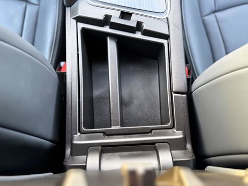 Used 2021 Buick Enclave Premium w/ Sun and Sites Package image 24