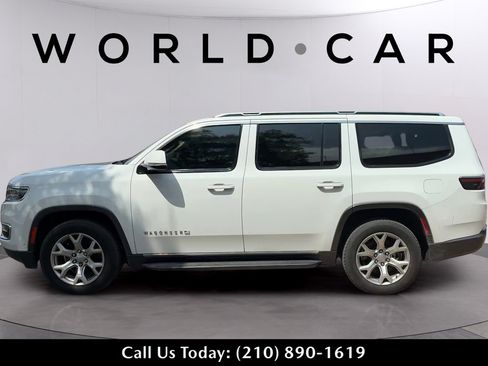 Used 2022 Jeep Wagoneer Series I w/ Premium Group I AWD/4WD image 11