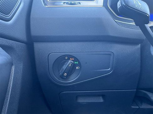 Used 2022 Volkswagen Tiguan S image 20