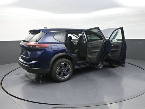 Used 2025 Nissan Rogue SV FWD image 44