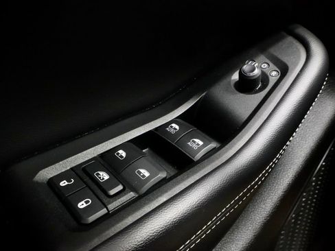 Used 2024 Jeep Grand Cherokee Altitude image 24