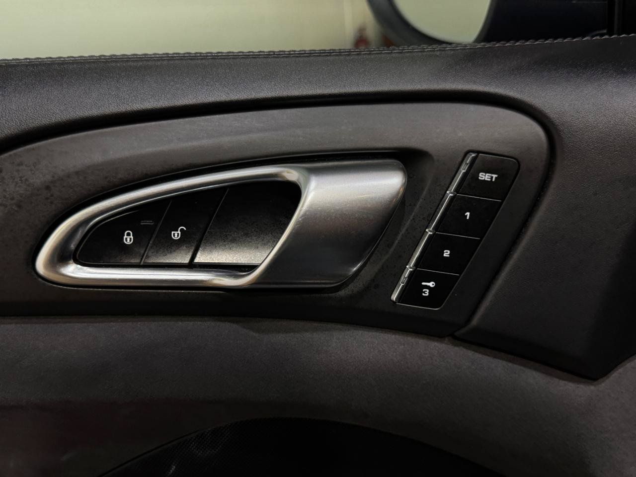 Used 2014 Porsche Cayenne GTS AWD/4WD image 35