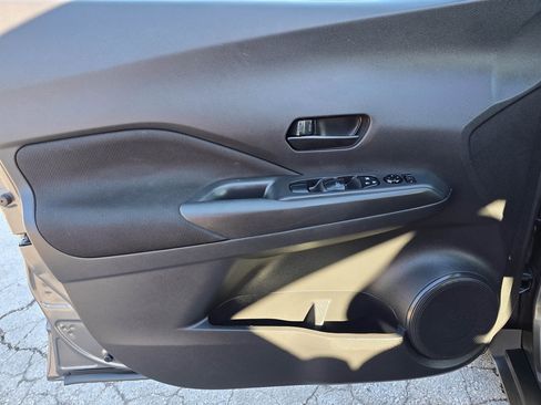 Used 2021 Nissan Kicks S image 9