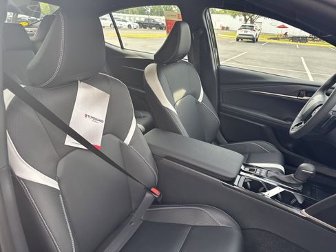 New 2025 Toyota Camry Hybrid image 32