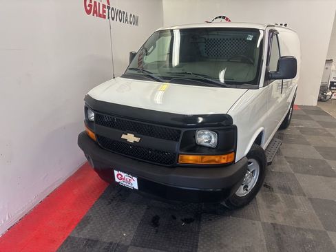 Used 2016 Chevrolet Express 2500 image 3