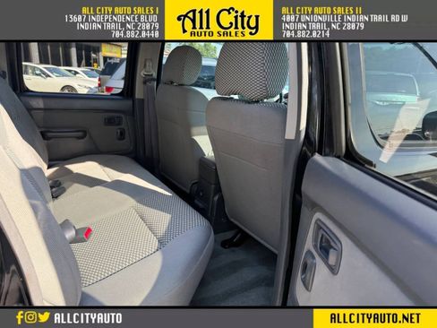 Used 2003 Nissan Frontier SE RWD image 28