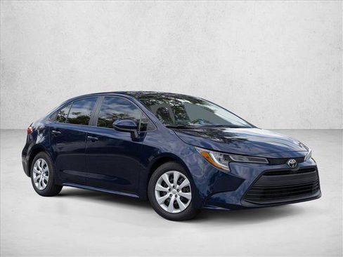 Used 2024 Toyota Corolla LE FWD image 3