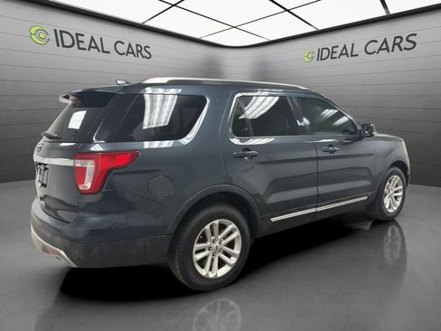 Used 2017 Ford Explorer XLT FWD image 5