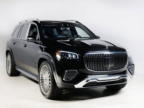 Used 2024 Mercedes-Benz Maybach GLS 600 4MATIC image 10