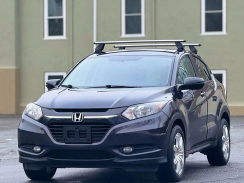 Used 2017 Honda HR-V EX image 10