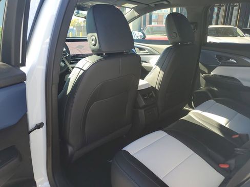 New 2026 Chevrolet Equinox EV LT image 14