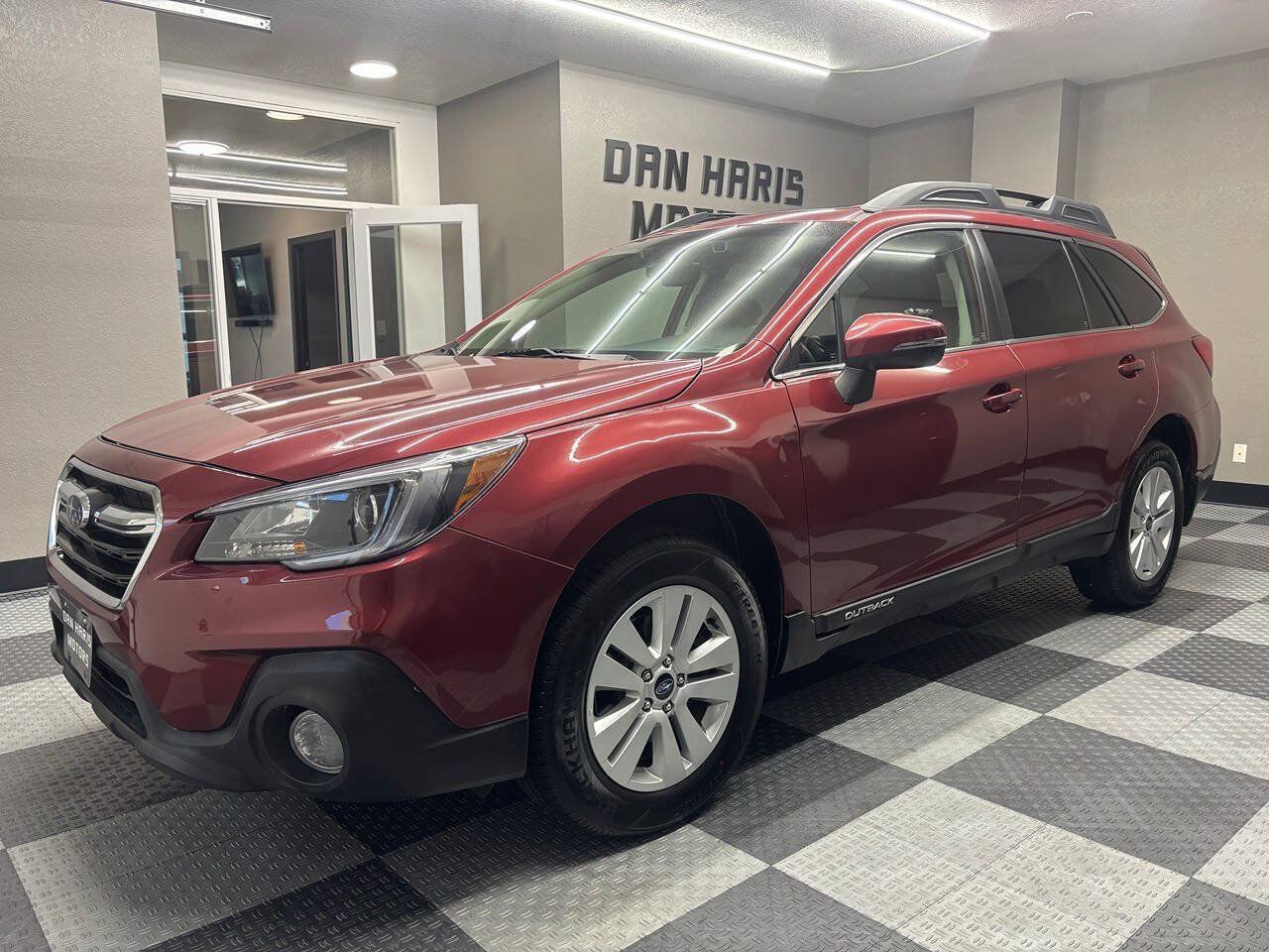 Used 2019 Subaru Outback 2.5i Premium w/ Popular Package #2 AWD/4WD image 2