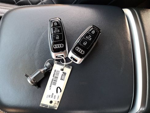 Used 2024 Audi SQ7 Premium Plus AWD/4WD image 39