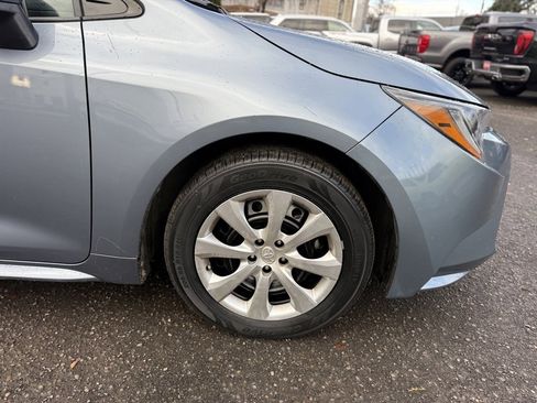 Used 2022 Toyota Corolla LE image 11