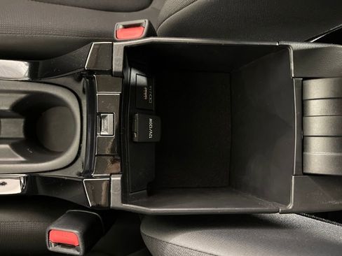 Used 2021 Toyota Corolla LE image 23