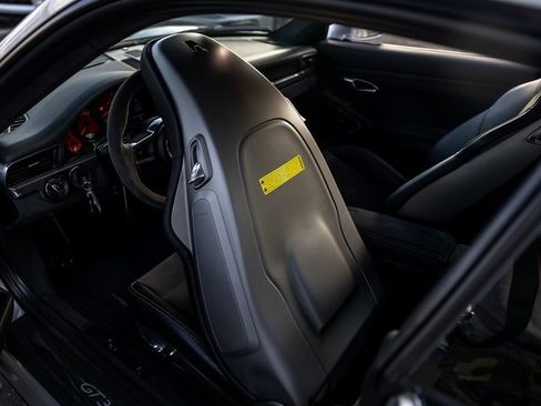 Used 2018 Porsche 911 GT3 image 46