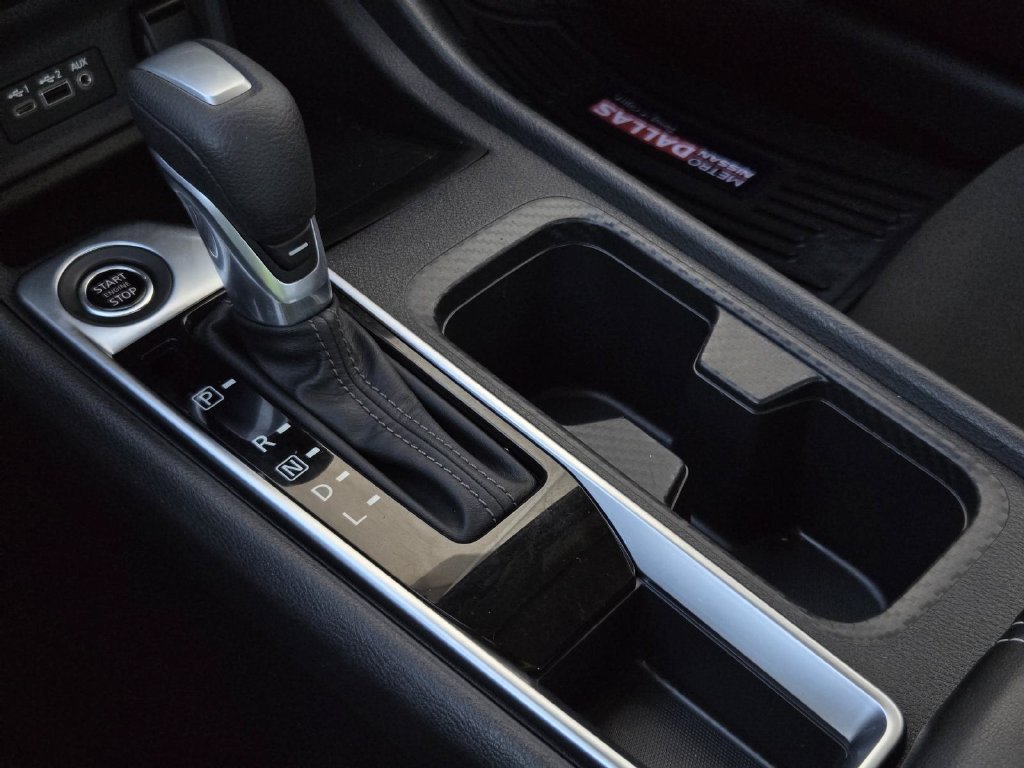 Certified 2025 Nissan Sentra SV FWD image 22