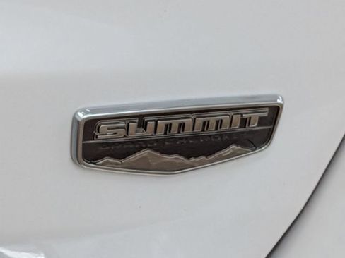 Used 2019 Jeep Grand Cherokee Summit AWD/4WD image 9