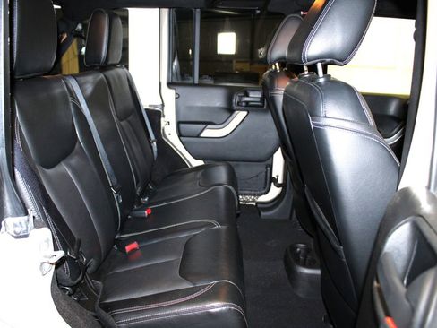 Certified 2016 Jeep Wrangler Unlimited Sahara w/ Max Tow Package image 24