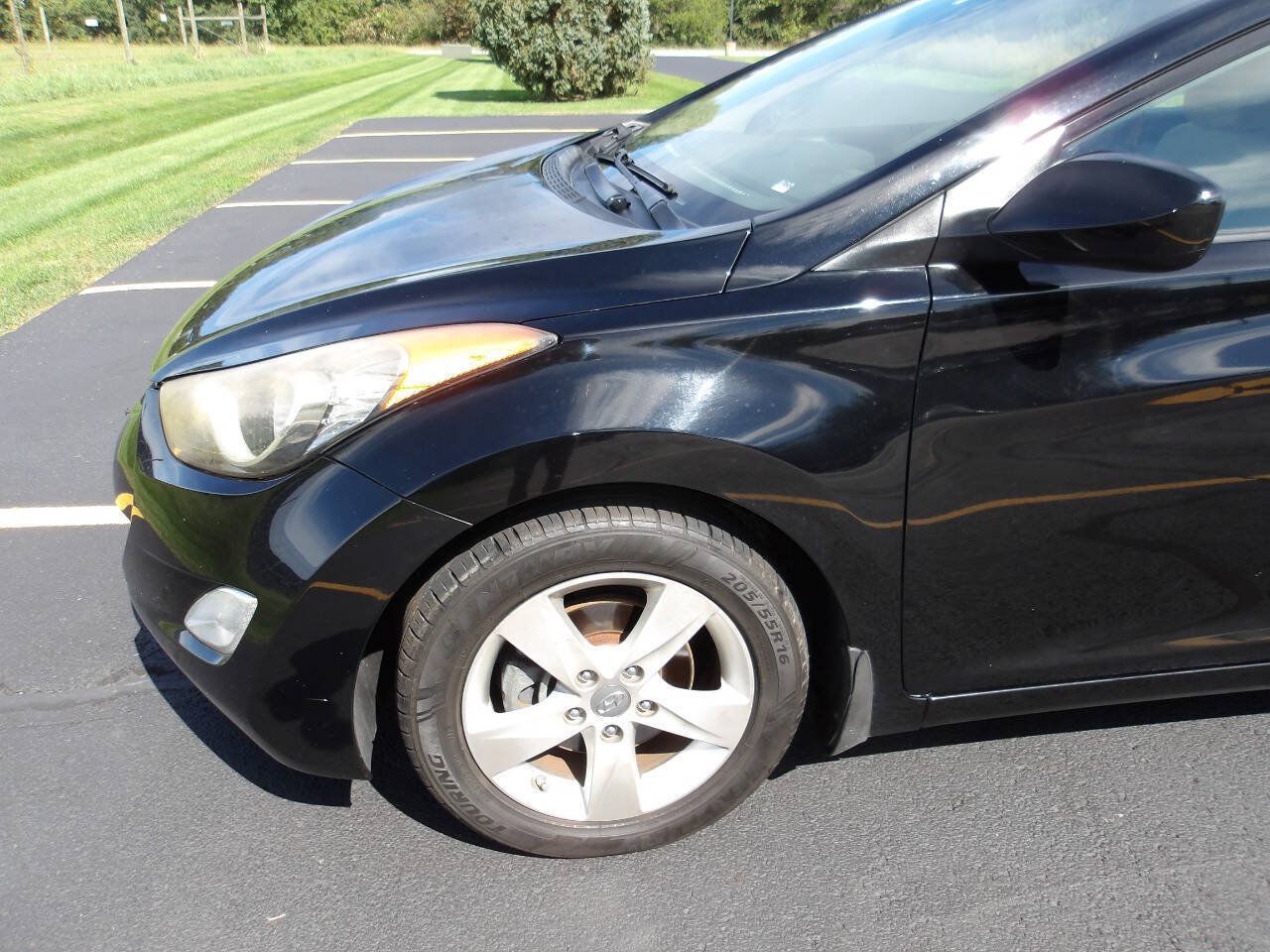 Used 2013 Hyundai Elantra GLS w/ Preferred Pkg FWD image 29