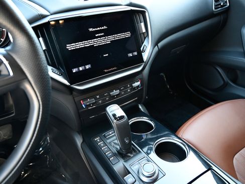 Used 2022 Maserati Ghibli Modena Q4 AWD/4WD image 27