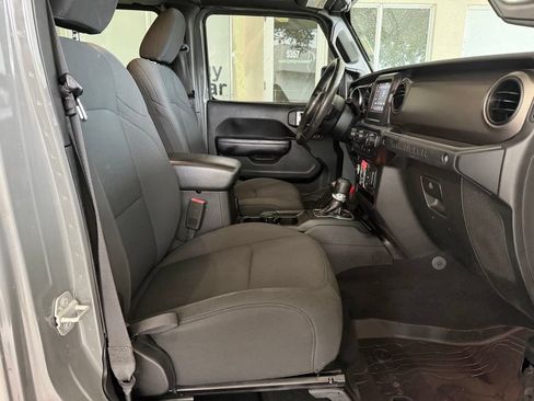 Used 2019 Jeep Wrangler Unlimited Sport S AWD/4WD image 21