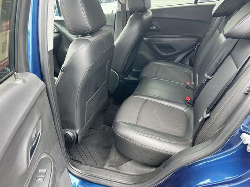 Used 2019 Chevrolet Trax LT w/ LT Convenience Package FWD image 32