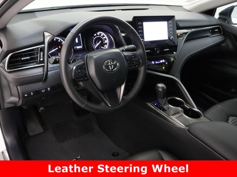 Used 2024 Toyota Camry SE image 13