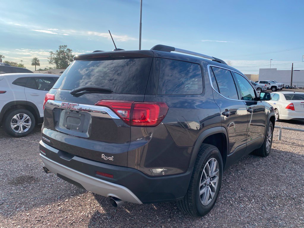 Used 2017 GMC Acadia SLE w/ Driver Alert Package I FWD image 4
