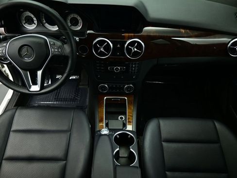 Used 2015 Mercedes-Benz GLK 350 4MATIC image 6