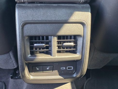 Used 2023 Cadillac XT4 Premium Luxury AWD/4WD image 17