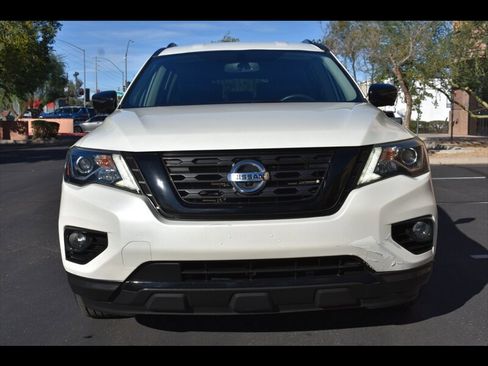Used 2018 Nissan Pathfinder SL w/ Midnight Edition Package image 8