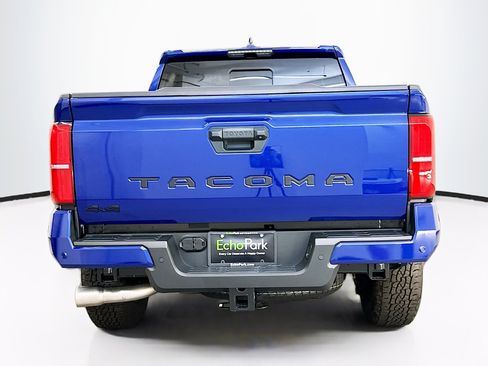 Used 2025 Toyota Tacoma TRD Off-Road w/ TRD Off Road Upgrade Package AWD/4WD image 7