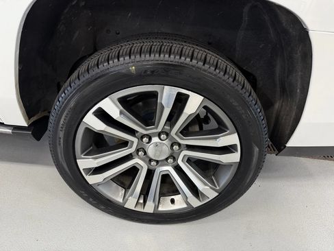 Used 2019 GMC Yukon XL Denali w/ Denali Ultimate Package AWD/4WD image 39