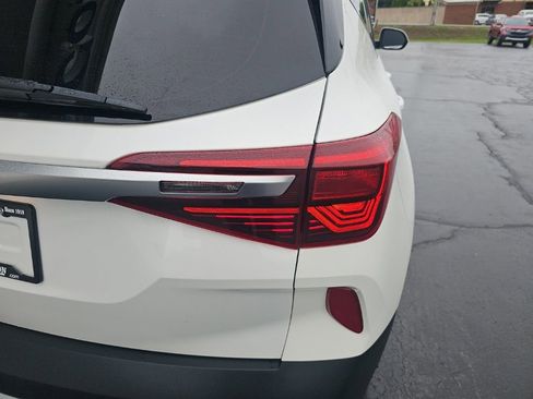 Used 2023 Kia Seltos S AWD/4WD image 6