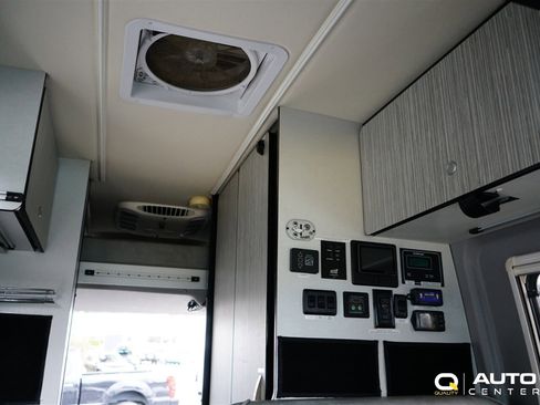 Used 2018 Mercedes-Benz Sprinter 2500 image 54