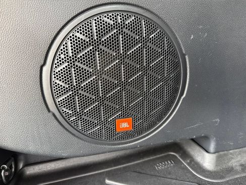 Used 2019 Toyota RAV4 Limited w/ Advanced Technology Package FWD image 31