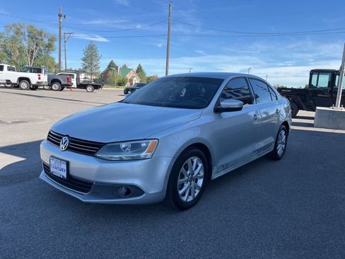 Used 2013 Volkswagen Jetta SE FWD image 9