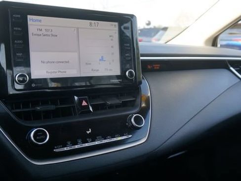 Used 2022 Toyota Corolla LE FWD image 16
