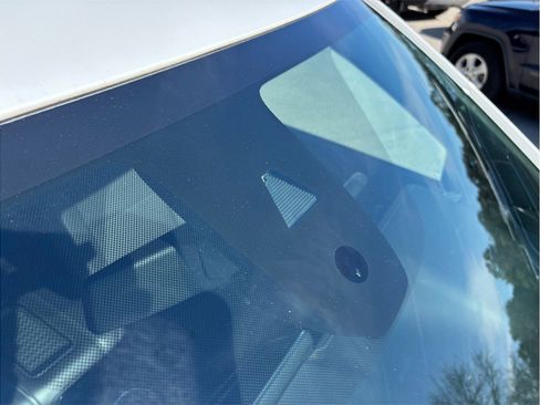 Used 2022 GMC Yukon XL SLE image 12