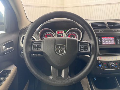 Used 2017 Dodge Journey SXT w/ Comfort/Convenience Group FWD image 19